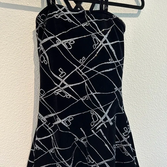 Mondor black&silver figure skating dress size petite small with matching top hat - Picture 2 of 10